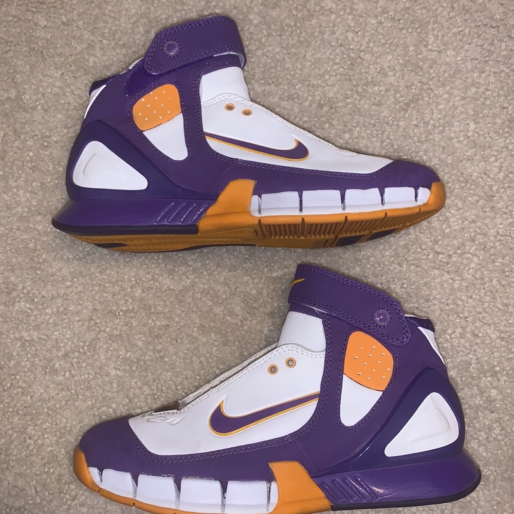 Air Huarache 2k5 Lakers GS (Kobe)  size 4.5Y
